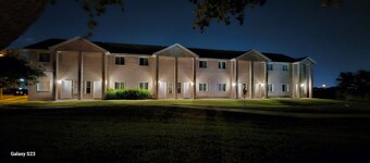 Cozy 2-bedroom apartment in welcoming McAllen with WiFi, AC