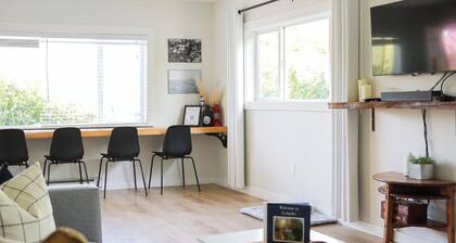 Sea Breeze Suite- Harbourview in Ucluelet
