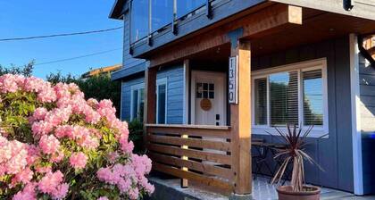 Sea Breeze Suite- Harbourview in Ucluelet