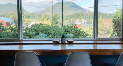 Sea Breeze Suite- Harbourview in Ucluelet