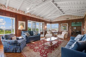 テレビ、書斎 / ワークスペース