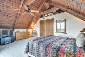 3 bedrooms, iron/ironing board, Internet, bed sheets - Mountain-View Home w/ Deck & Grill in Dahlonega (Dahlonega)
