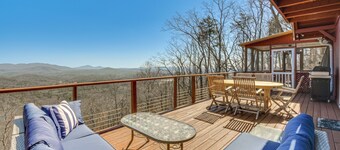 Mountain-View Home w/ Deck & Grill in Dahlonega