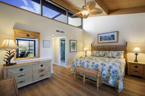 10 bedrooms, iron/ironing board, travel crib, WiFi - Beachfront Condo at Loggerhead Cay with Vaulted Ceilings (Sanibel)