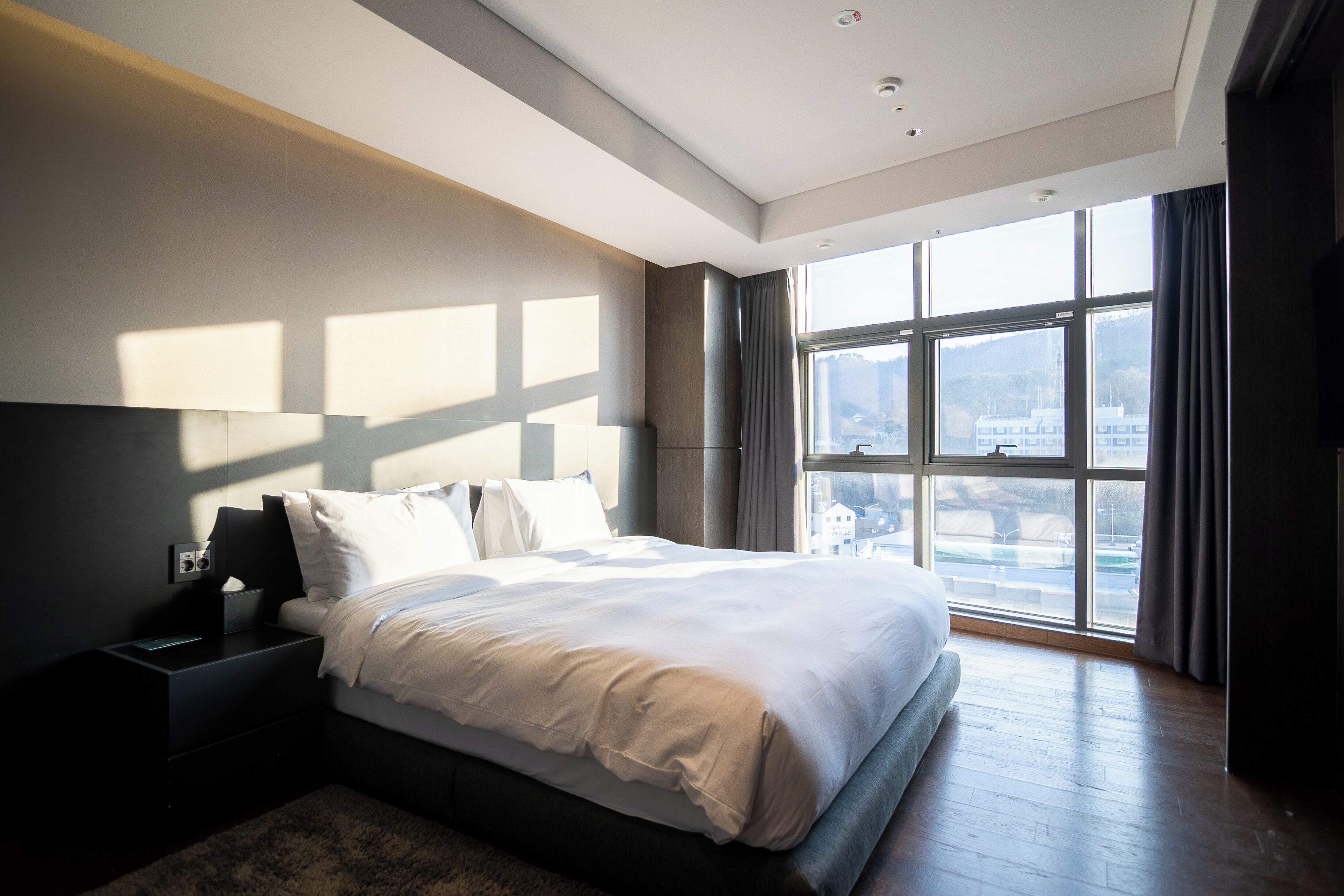 Grand Suite | In-room safe, iron/ironing board, free WiFi, bed sheets