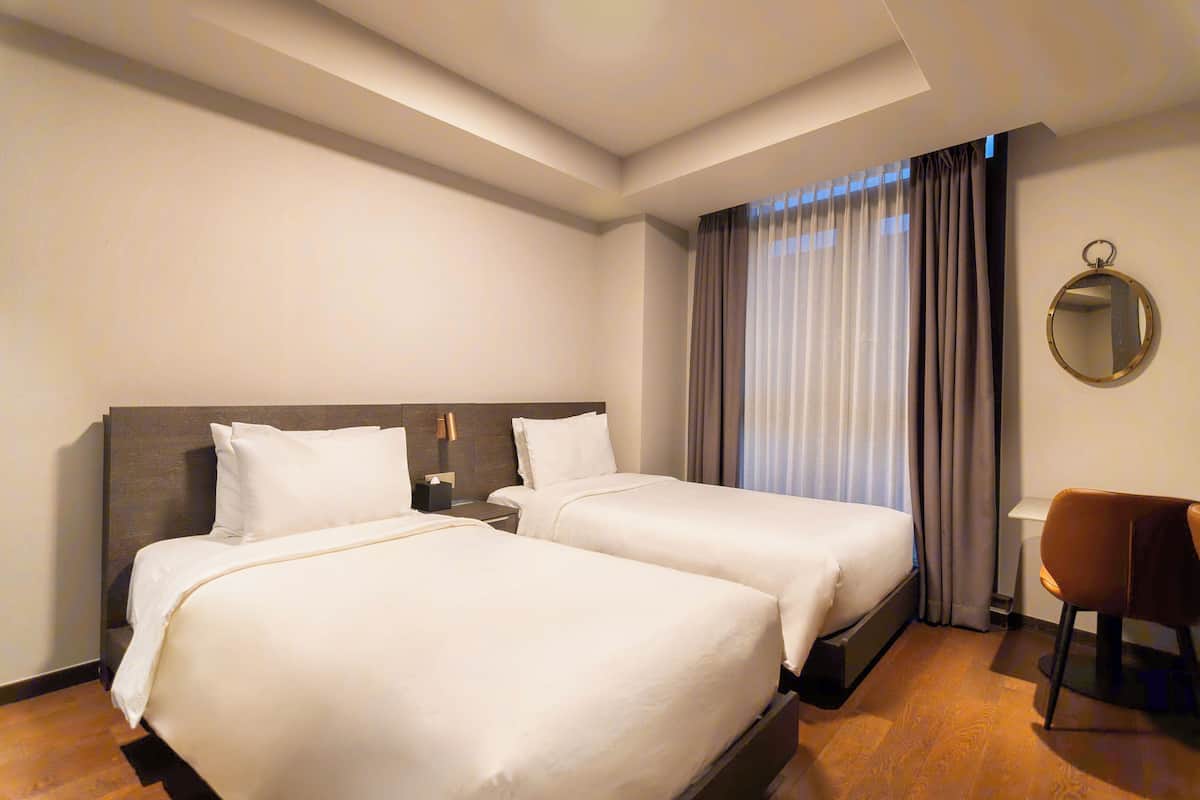 1 bedroom, in-room safe, iron/ironing board, free WiFi