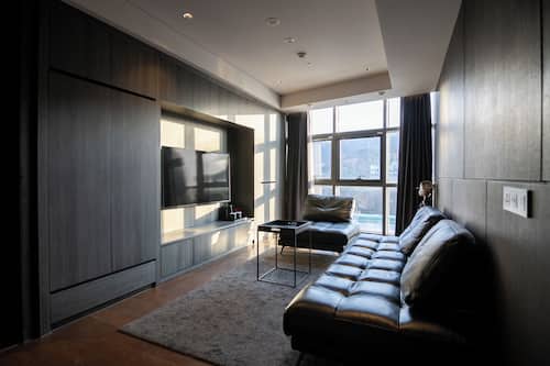 Grand Suite | In-room safe, iron/ironing board, free WiFi, bed sheets