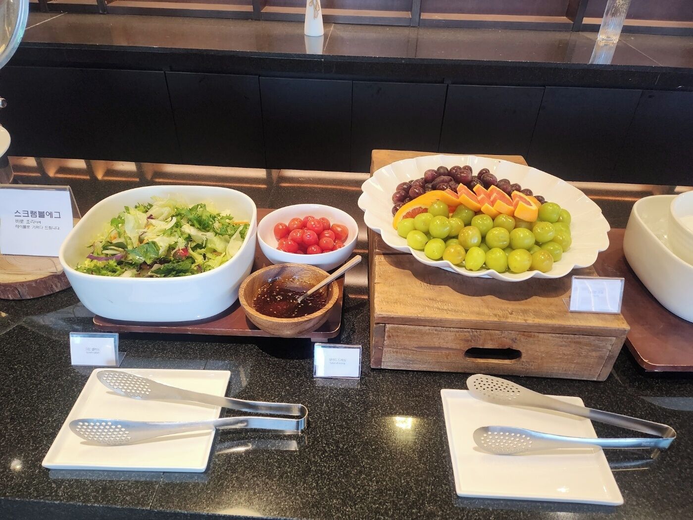Buffet breakfast for a fee on weekends