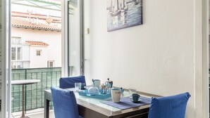 Dining - Comfy Apartment with Balcony near the Sea! (Livorno)