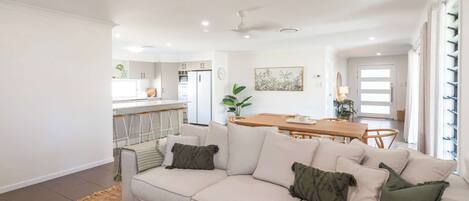 Televisión, oficina