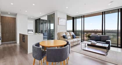 Luxe 2-Bed: Modern Interiors, Balcony & BBQ Area