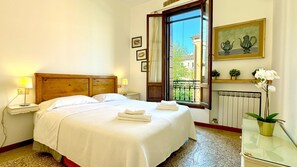 Free WiFi, bed sheets - Apartment Moretta Square View (Historical Center) (Venecia)