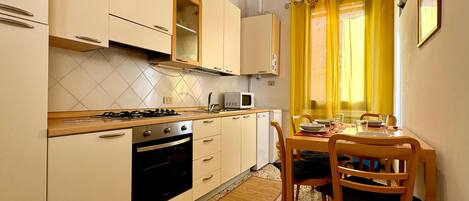 Fridge, microwave, oven, dishwasher