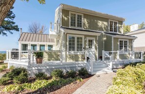Exterior - Bayfront Retreat Near St. Michaels | Private Dock • Sunset Views (Tilghman Island)