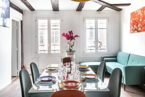 Dining - Newly renovated 3-bedroom apartment in Colmar historical center (Colmar)