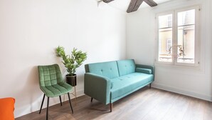 Unclassified image, 2 of 23, button - Newly renovated 3-bedroom apartment in Colmar historical center  (Colmar)