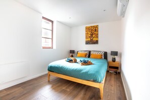 3 bedrooms, iron/ironing board, travel cot, WiFi - Newly renovated 3-bedroom apartment in Colmar historical center (Colmar)