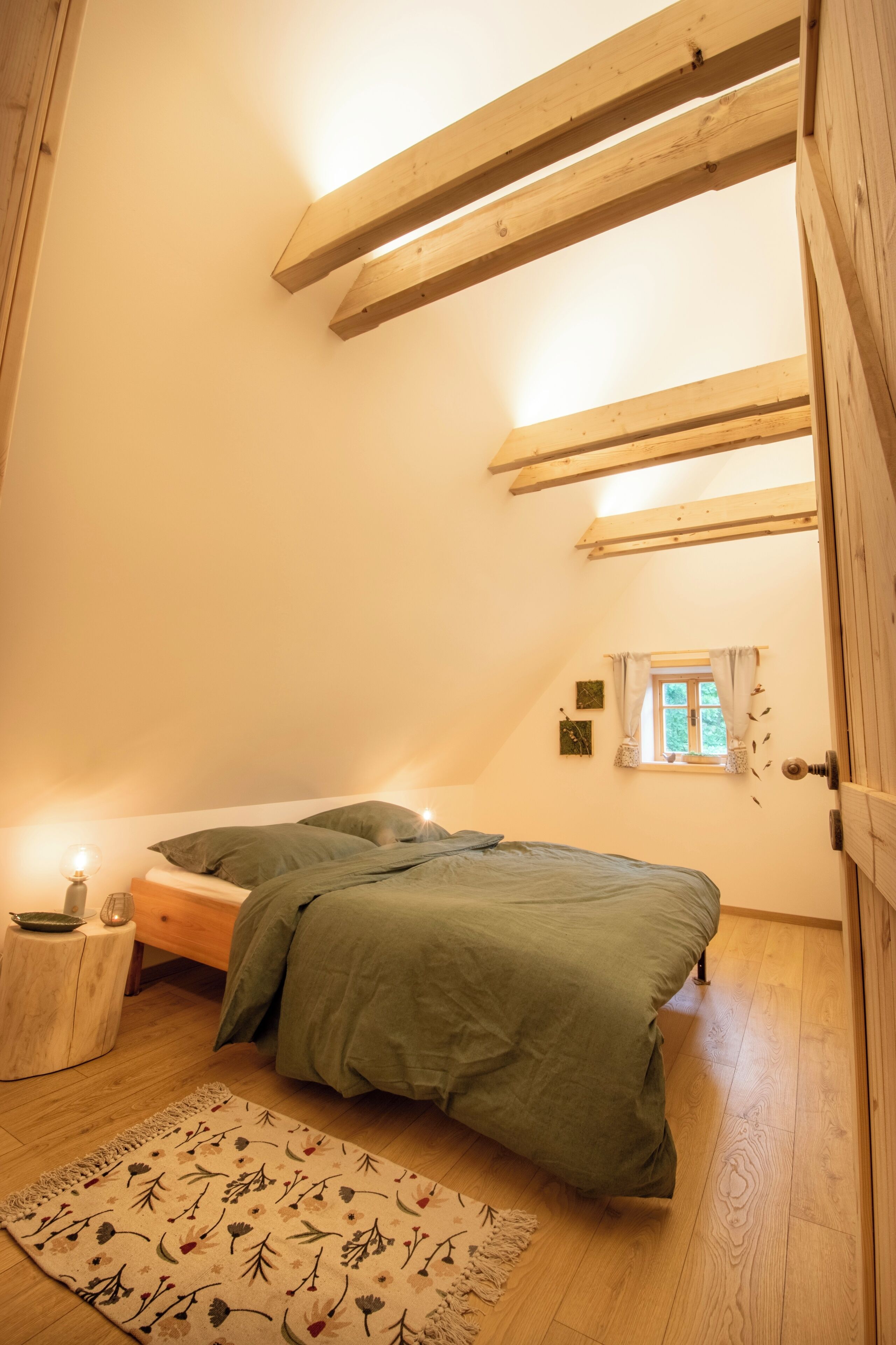 4 bedrooms, WiFi, bed sheets