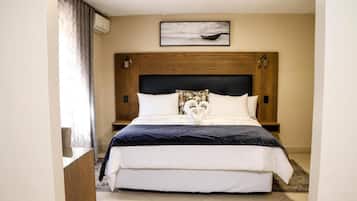 In-room safe, desk, laptop workspace, free WiFi