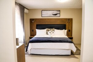 In-room safe, desk, laptop workspace, free WiFi