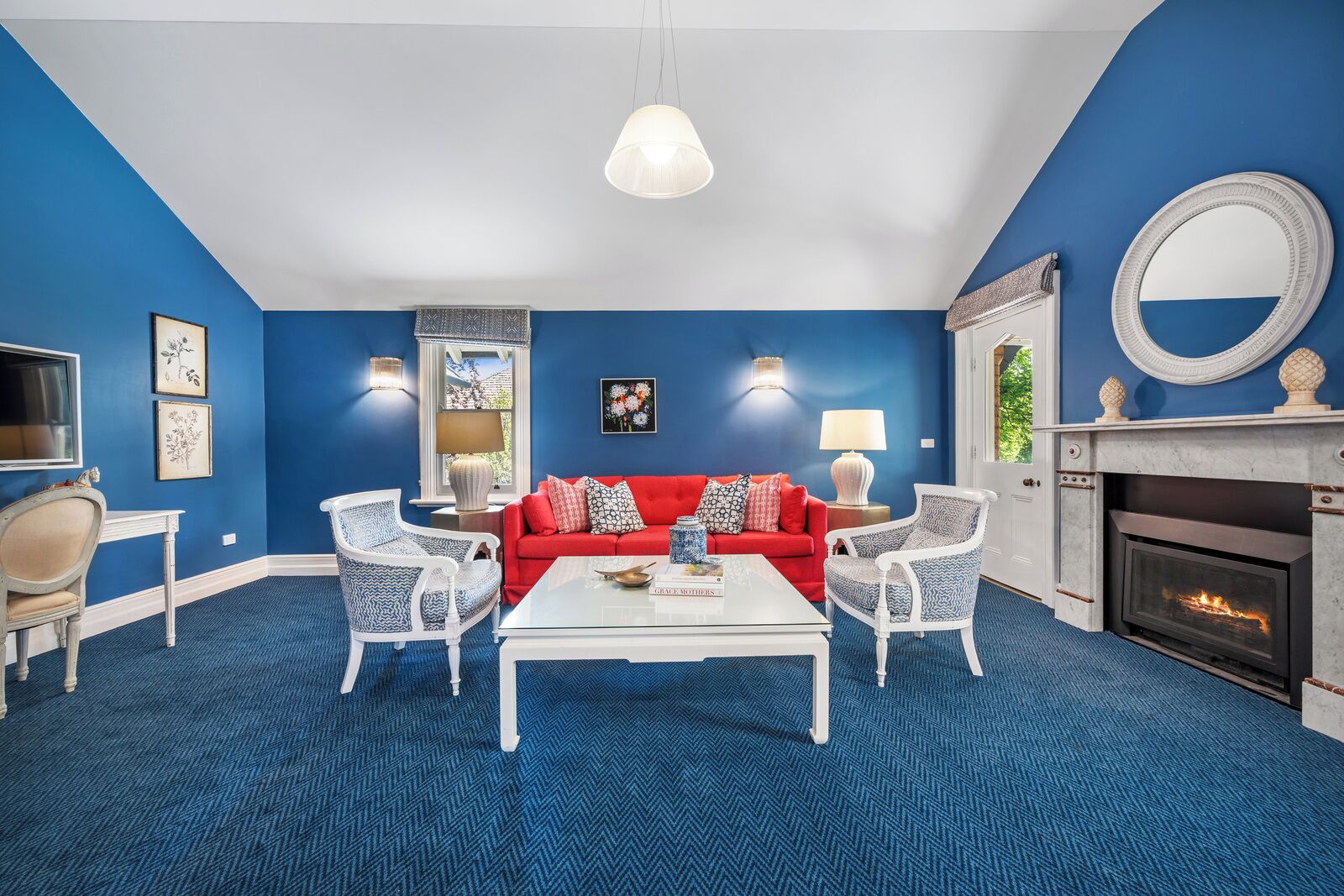 Yallungah Suite with Free Wi-Fi & Free Parking | Living area