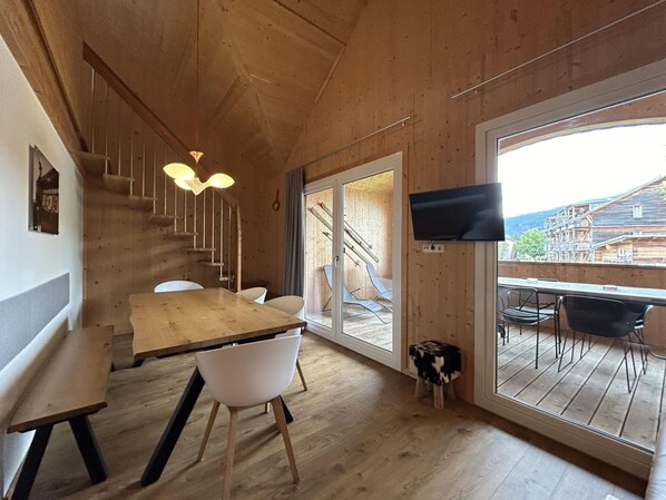 Apartment | Dining