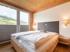 Apartment | 3 bedrooms, bed sheets