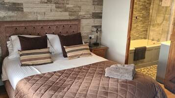 3 bedrooms, iron/ironing board, travel cot, free WiFi