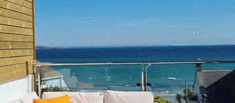 Bayview Cottage, Penzance with great sea views over the Bay & St Michaels Mount