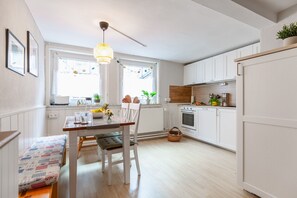 Dining - Apartment 'Fewo Am Marktplatz In Schlitz' with Shared Terrace and Wi-Fi (Schlitz)