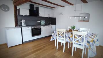 Kühlschrank, Ofen, Herdplatte, Geschirrspüler