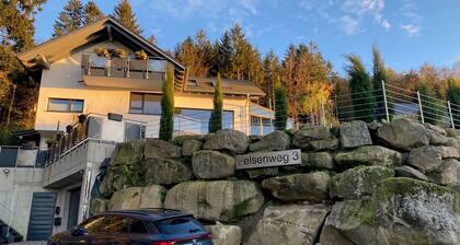 Ferienwohnung 'Relax Oase' mit Bergblick, Privatterrasse und Wi-Fi