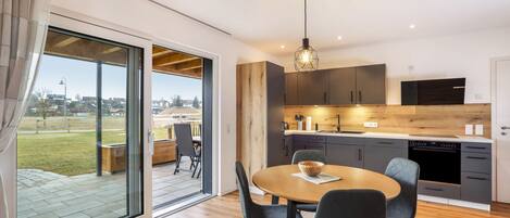 Kühlschrank, Ofen, Herdplatte, Geschirrspüler