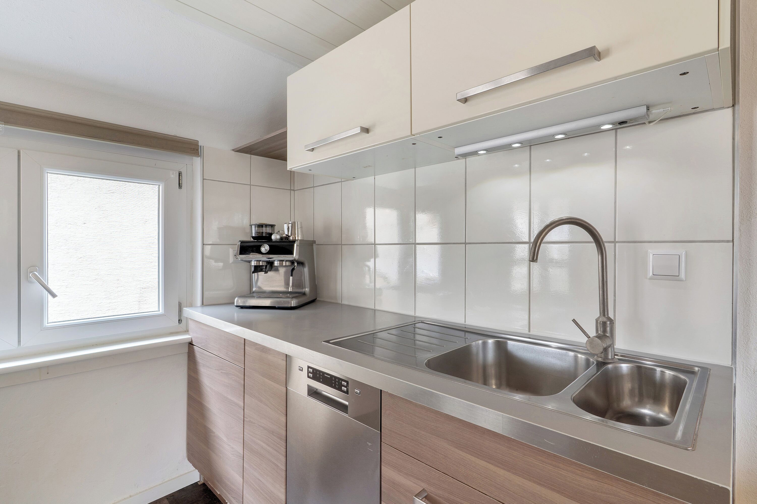 Réfrigérateur, four, plaque de cuisson, lave-vaisselle