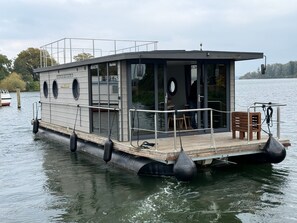 Miscellaneous - House Boat 'Hausboot Marieke Führerscheinfrei' with Lake View, Private Terrace and Wi-Fi (Schwerin)