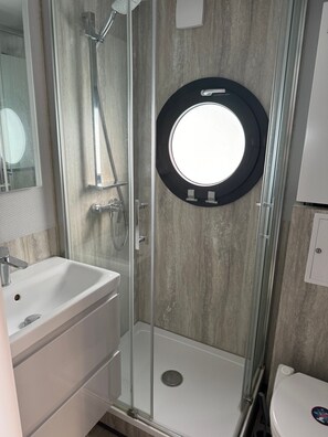 Dusj og håndklær