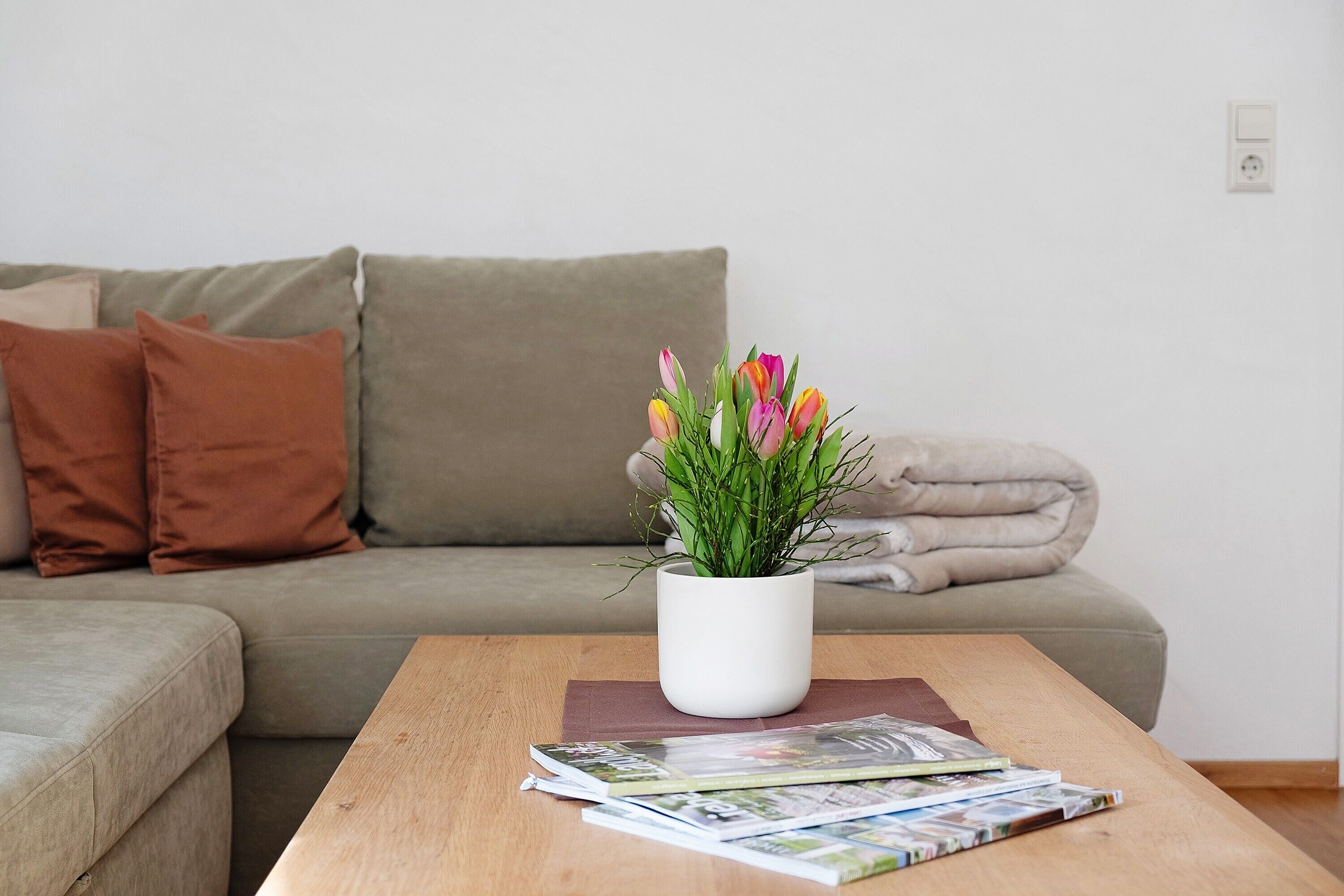 Una televisión, un reproductor estéreo