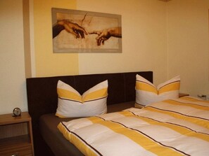 2 chambres, fer et planche à repasser, Wi-Fi gratuit, draps fournis