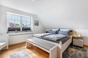 1 slaapkamer, een strijkplank/strijkijzer, gratis wifi, beddengoed