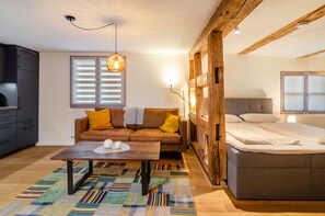 Télévision, table de tennis de table