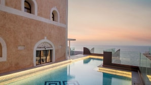 Villa - Luxury Sky Villa w Private Pool Sea View in Palm (Dubai)