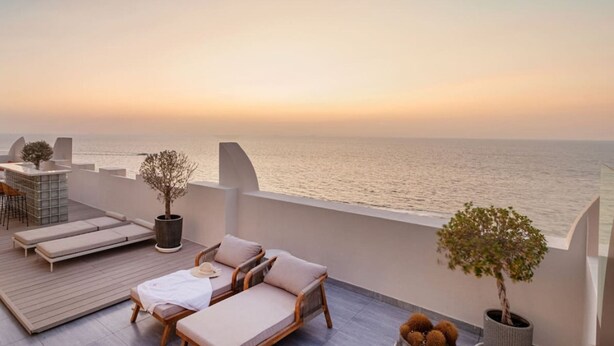 Villa - Luxury Sky Villa w Private Pool Sea View in Palm (Dubai)