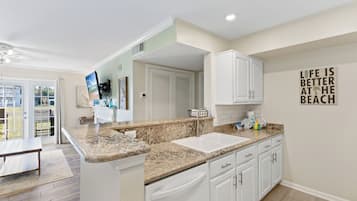 Signature Condo, 2 Bedrooms, Balcony, Garden View | Private kitchen | Fridge, microwave, oven, stovetop