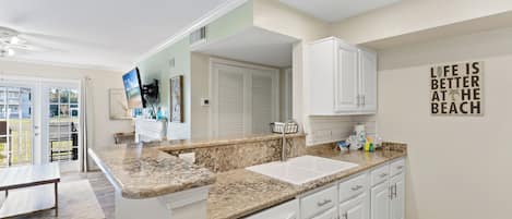 Signature Condo, 2 Bedrooms, Balcony, Garden View | Private kitchen | Fridge, microwave, oven, stovetop