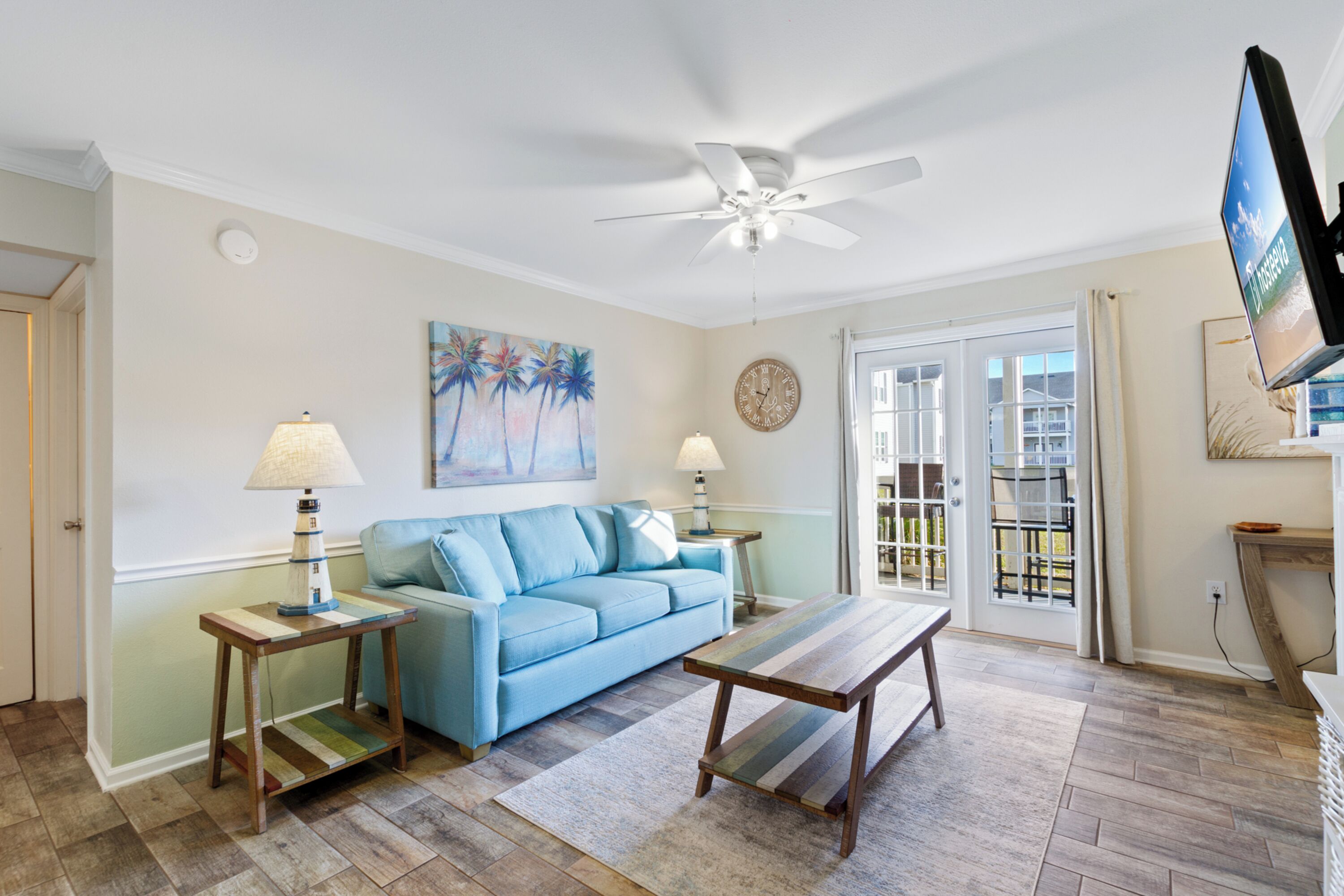 Appart'hôtel Signature, 2 chambres, balcon, vue jardin | Salle de séjour | TV connectée de 55 pouces avec chaînes par câble, cheminée