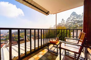 Deluxe Room, Balcony, Valley View | Balcony