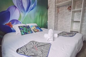 1 chambre, fer et planche à repasser, Wi-Fi, draps fournis