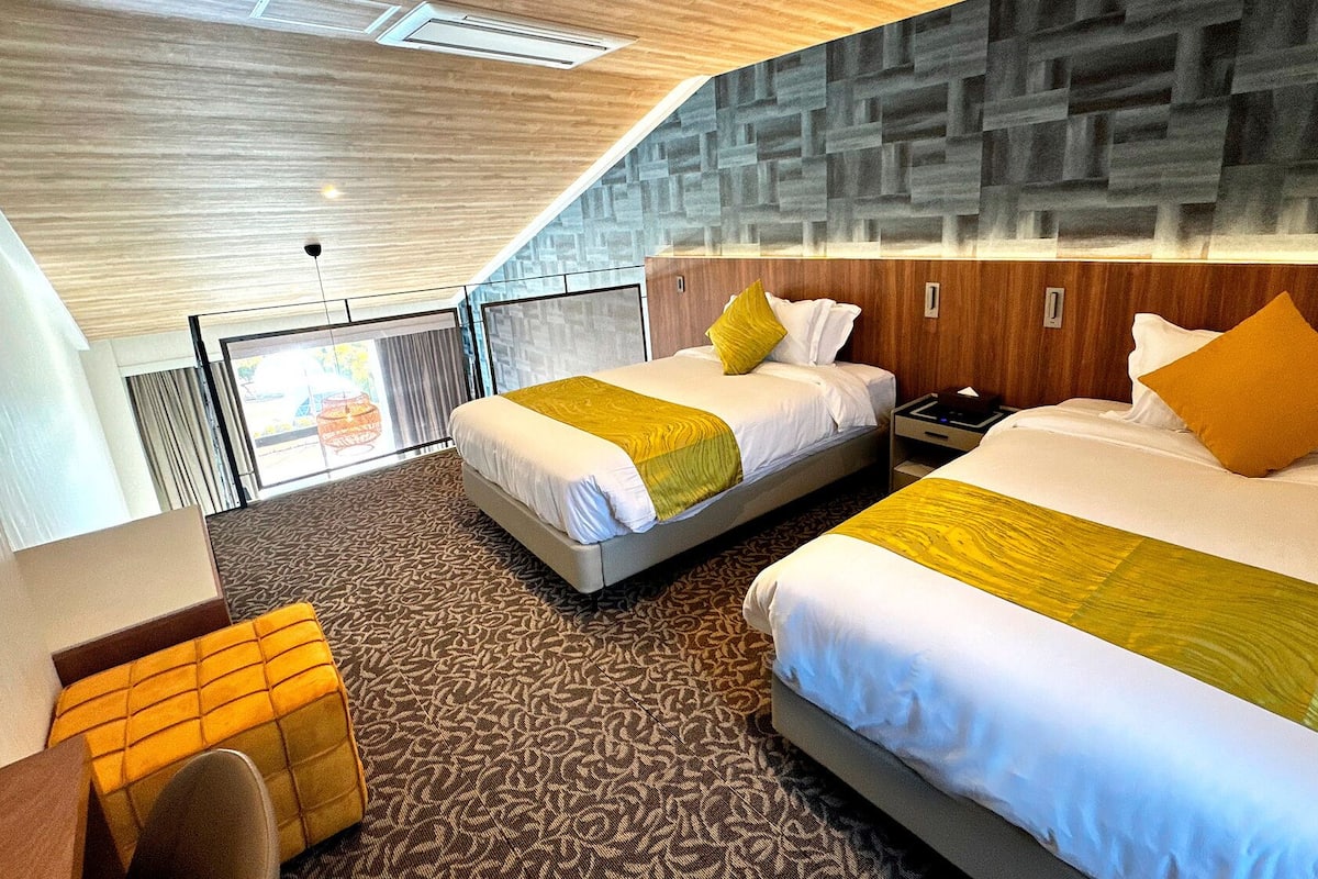 In-room safe, iron/ironing board (on request), WiFi (free), bed sheets