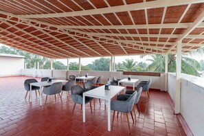 Restaurant - Treebo Sanmaya Retreat, Mysore (Mysore)