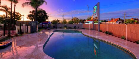 Piscina stagionale all'aperto